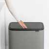 Brabantia Bo Touch Bin acél nyomófedeles szelektív szemetes lábakkal - betonszürke ásványi textúra 3x11L