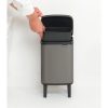 Brabantia Bo Waste Bin Hi acél szemetes felnyitható fedéllel, lábakkal - platinaszürke 4L